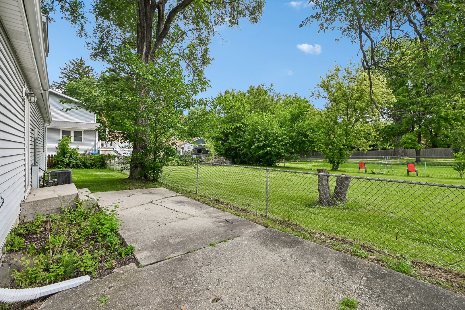 4811 Roslyn Road, Downers Grove, IL 60515