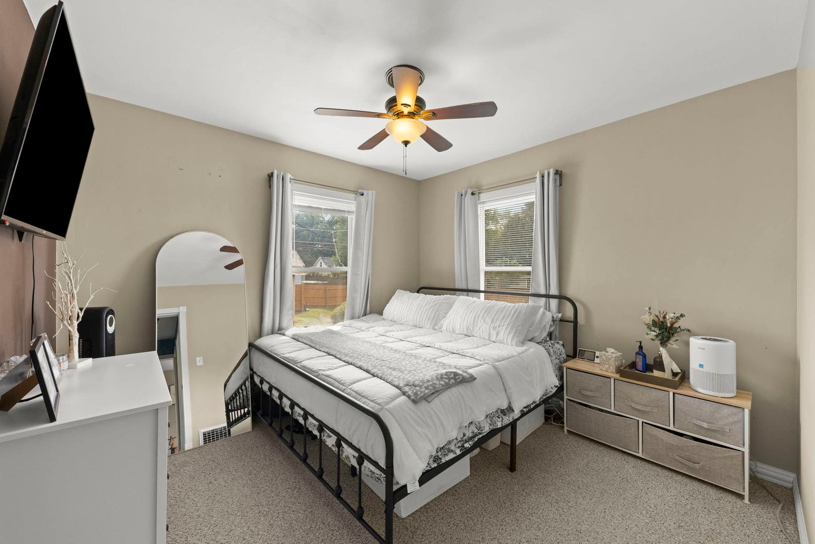 1330 Plainfield Road, Joliet, IL 60435 Primary bedroom