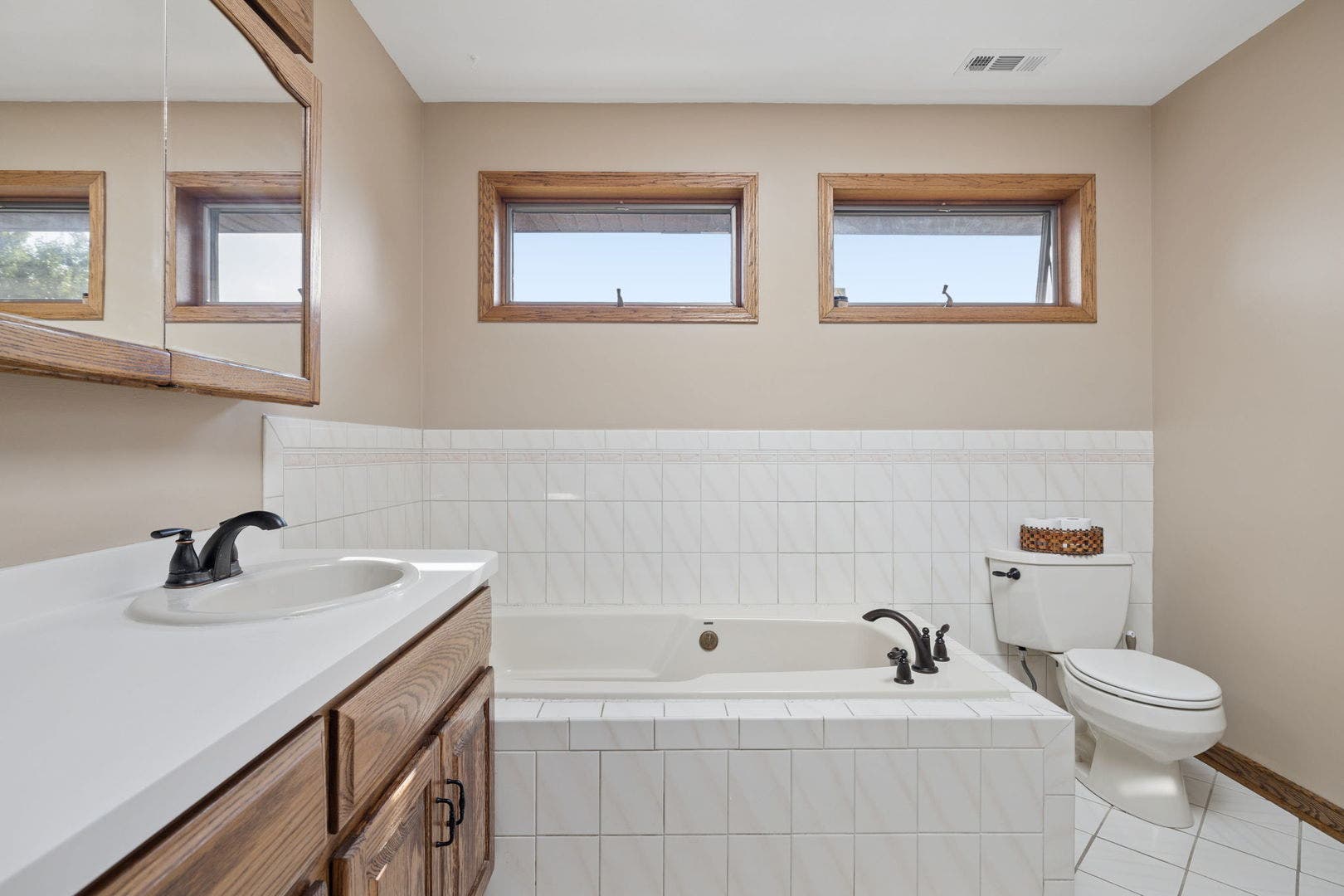 15858 115th Avenue, Orland Park, IL 60467