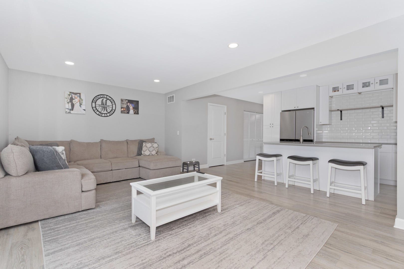 128 Farm Gate Lane, Bolingbrook, IL 60440 128 Farm Gate Lane, Bolingbrook, IL 60440
