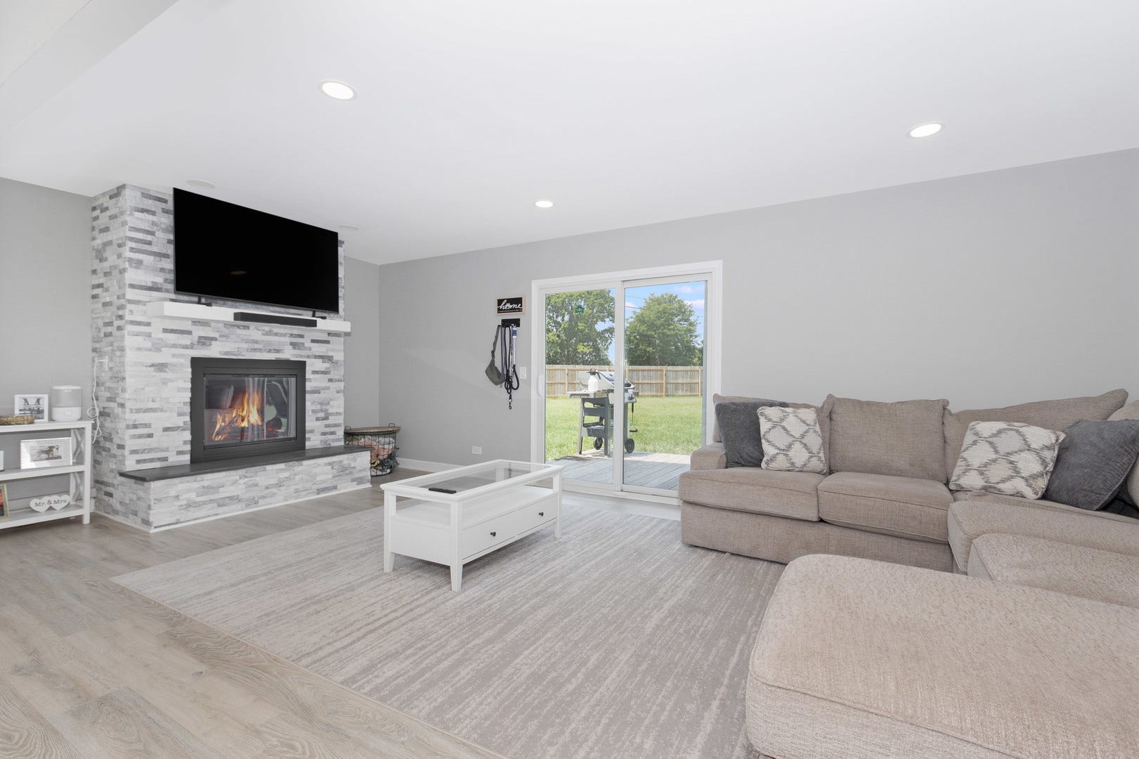 128 Farm Gate Lane, Bolingbrook, IL 60440 128 Farm Gate Lane, Bolingbrook, IL 60440