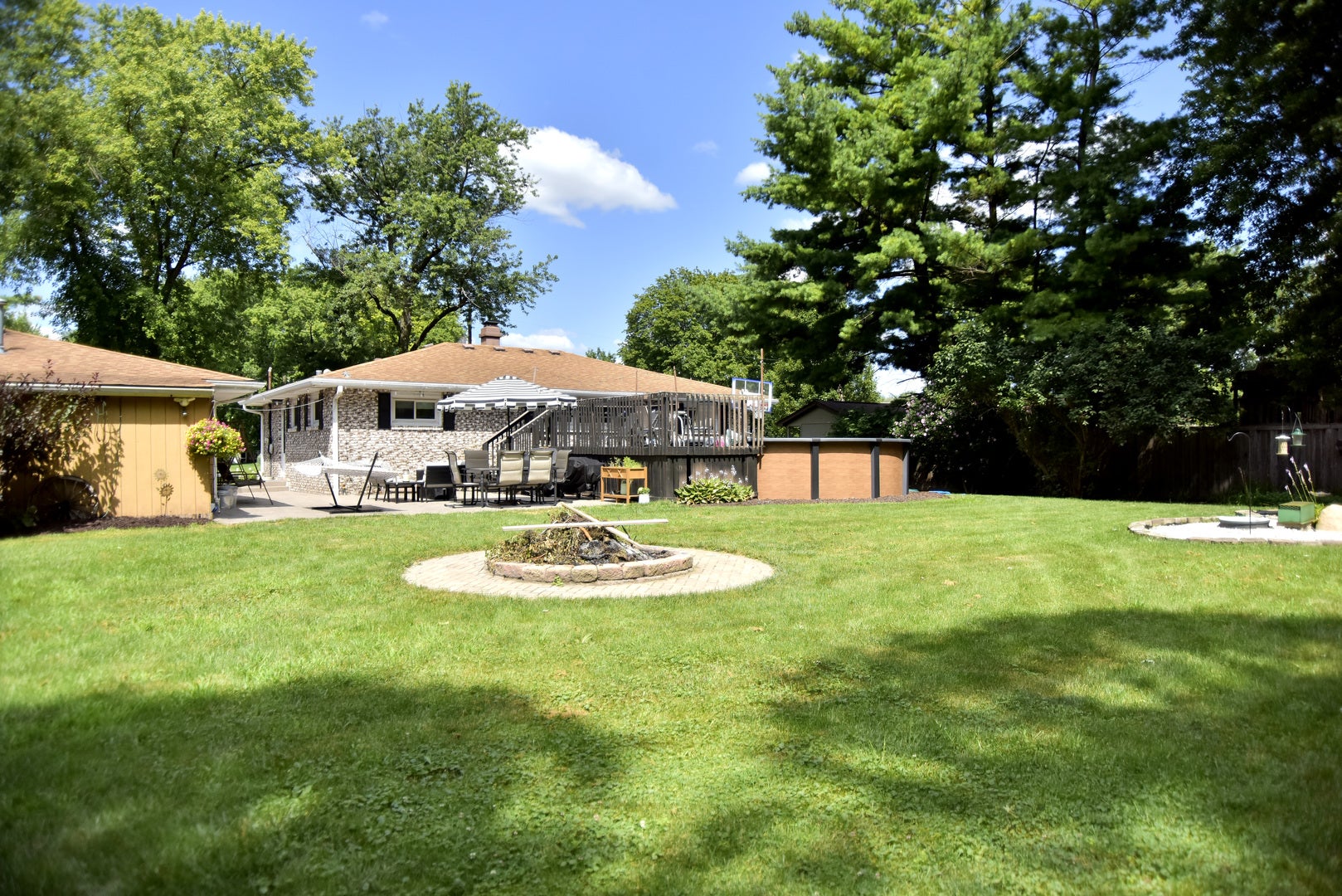 10N949 Hawthorne Street N, Elgin, IL 60123