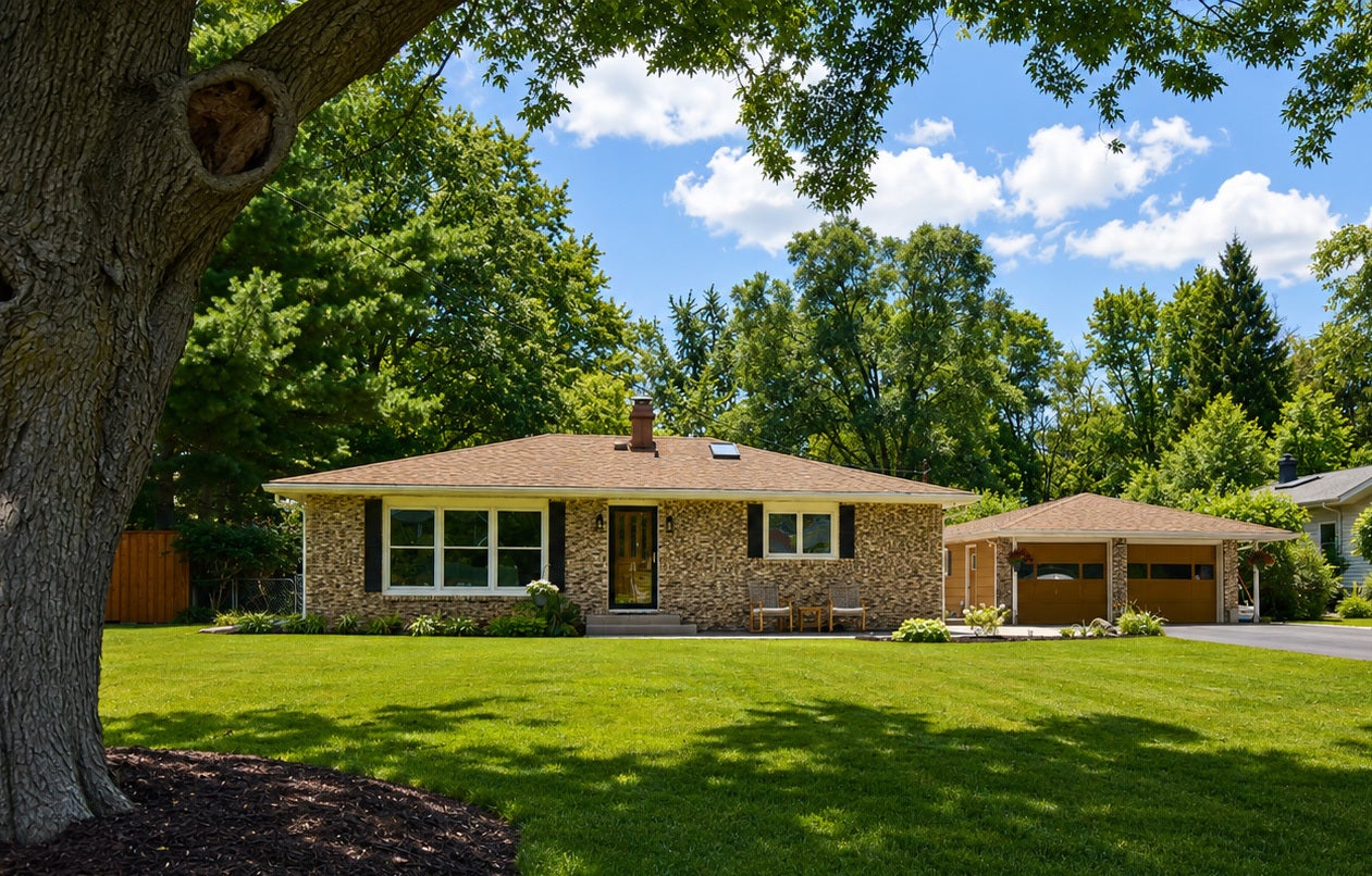 10N949 Hawthorne Street N, Elgin, IL 60123