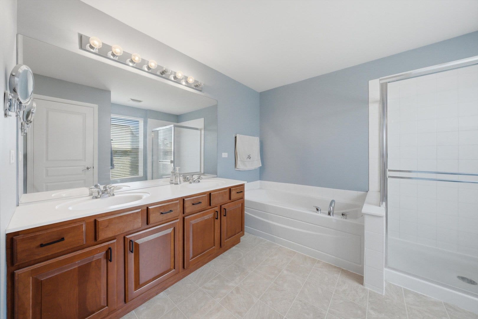 251 Clubhouse Street, Bolingbrook, IL 60490 251 Clubhouse Street, Bolingbrook, IL 60490