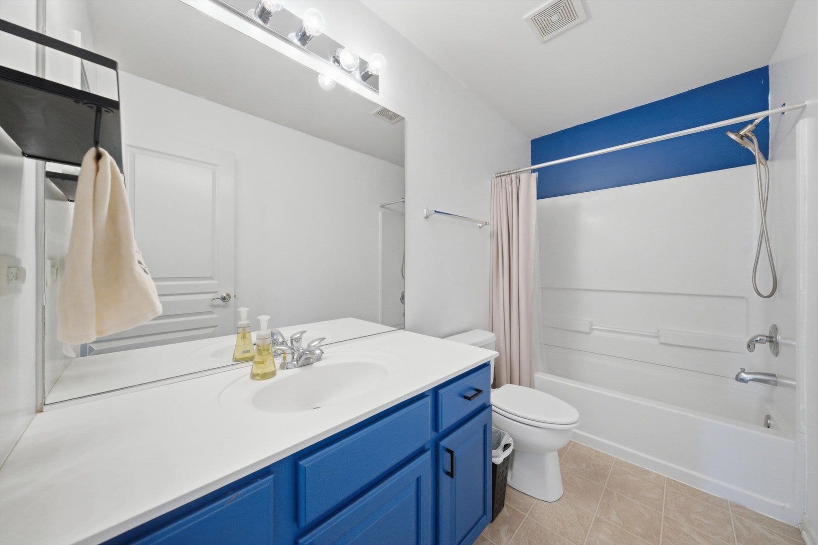 251 Clubhouse Street, Bolingbrook, IL 60490 251 Clubhouse Street, Bolingbrook, IL 60490