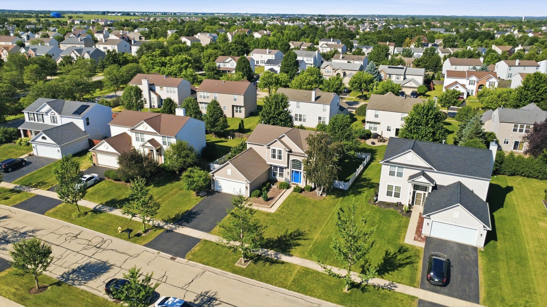 251 Clubhouse Street, Bolingbrook, IL 60490 251 Clubhouse Street, Bolingbrook, IL 60490