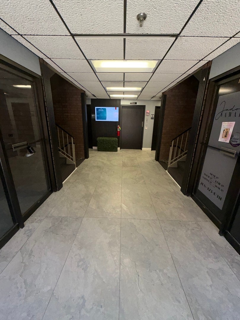 64 ORLAND SQUARE Drive, #110, Orland Park, IL 60462 Common Area Hallway