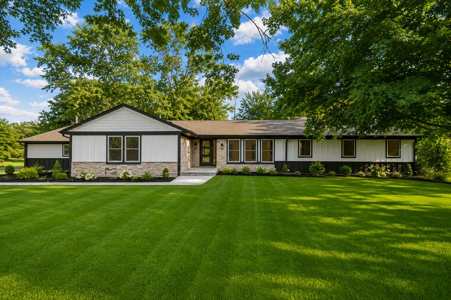 Property photo for 14463 W Hickory Avenue, Lemont, IL
