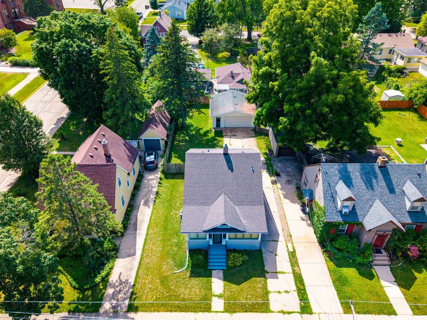 30 S Commonwealth Avenue, Elgin, IL 60123 30 S Commonwealth Avenue, Elgin, IL 60123
