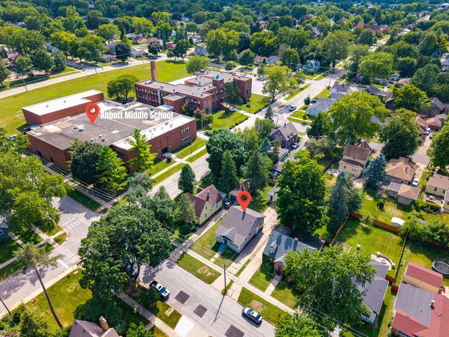 30 S Commonwealth Avenue, Elgin, IL 60123 30 S Commonwealth Avenue, Elgin, IL 60123