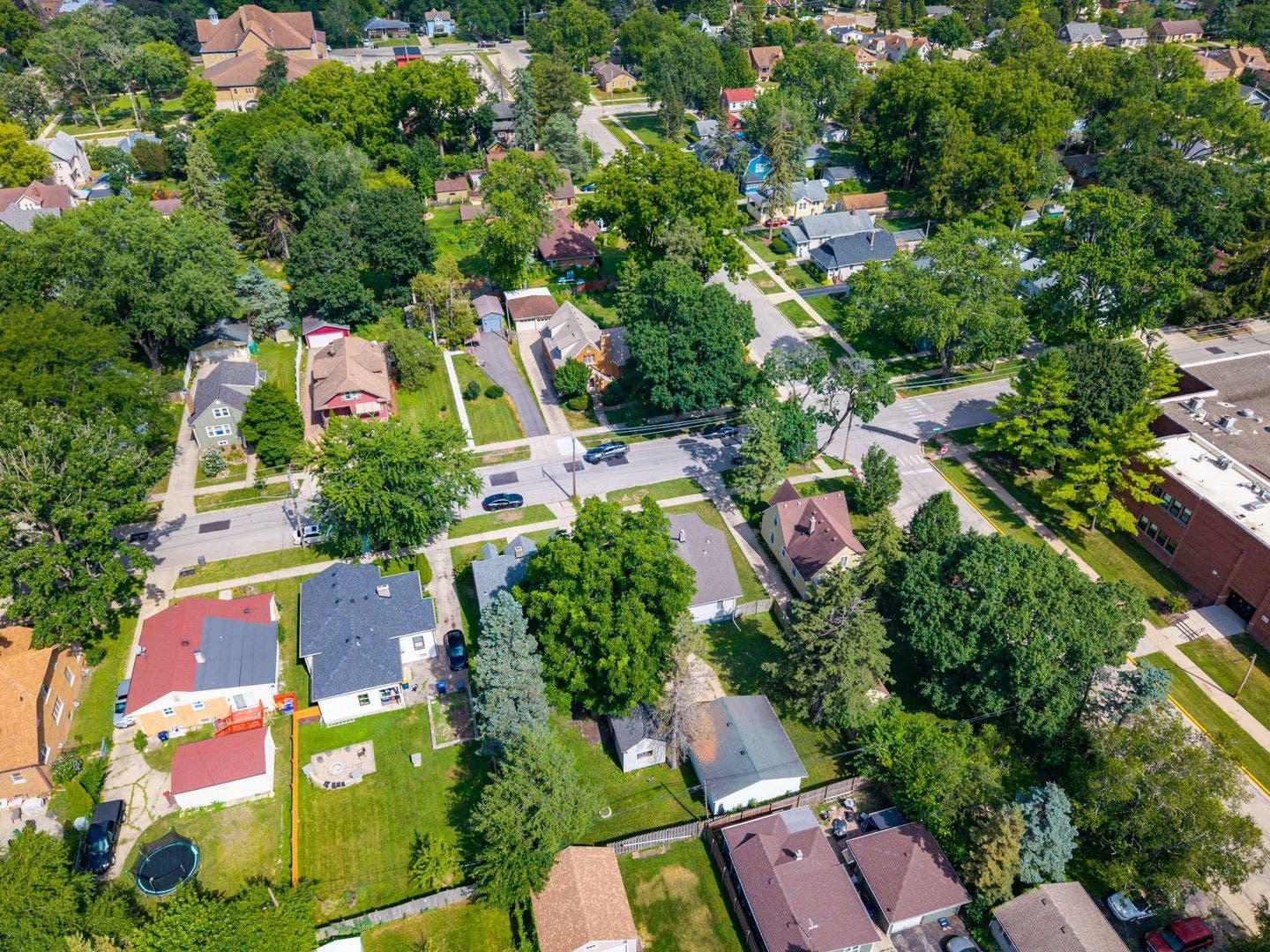 30 S Commonwealth Avenue, Elgin, IL 60123 30 S Commonwealth Avenue, Elgin, IL 60123