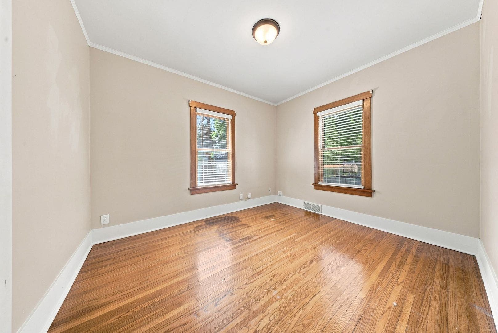 30 S Commonwealth Avenue, Elgin, IL 60123 30 S Commonwealth Avenue, Elgin, IL 60123