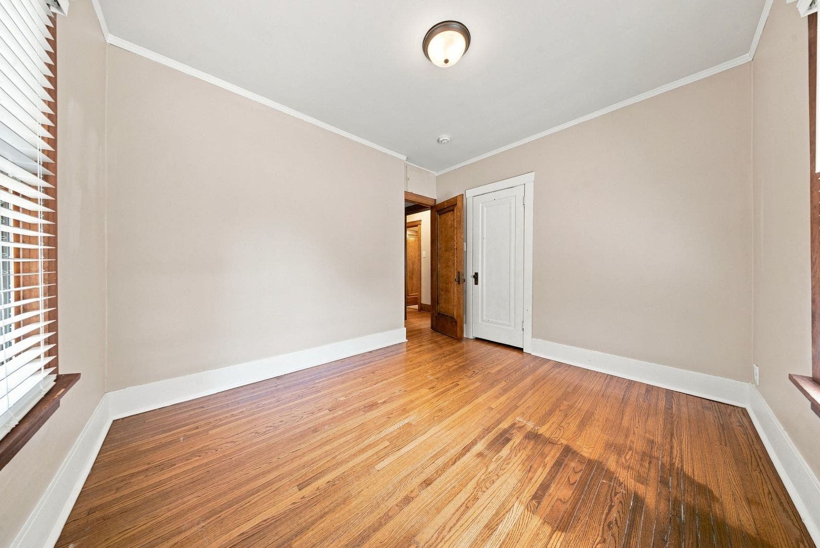 30 S Commonwealth Avenue, Elgin, IL 60123 30 S Commonwealth Avenue, Elgin, IL 60123