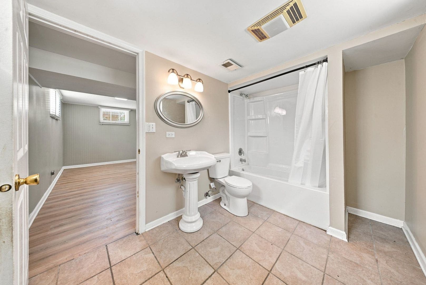 30 S Commonwealth Avenue, Elgin, IL 60123 30 S Commonwealth Avenue, Elgin, IL 60123