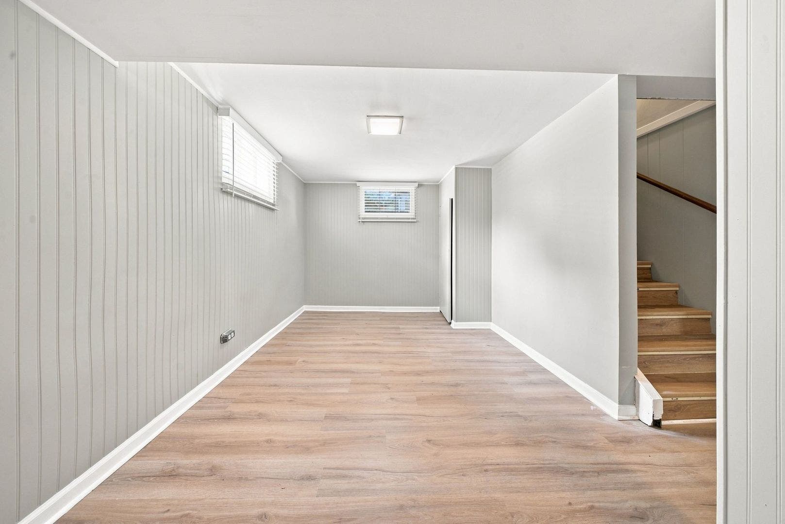 30 S Commonwealth Avenue, Elgin, IL 60123 30 S Commonwealth Avenue, Elgin, IL 60123