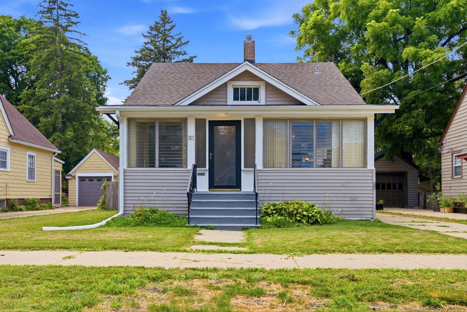 30 S Commonwealth Avenue, Elgin, IL 60123 30 S Commonwealth Avenue, Elgin, IL 60123