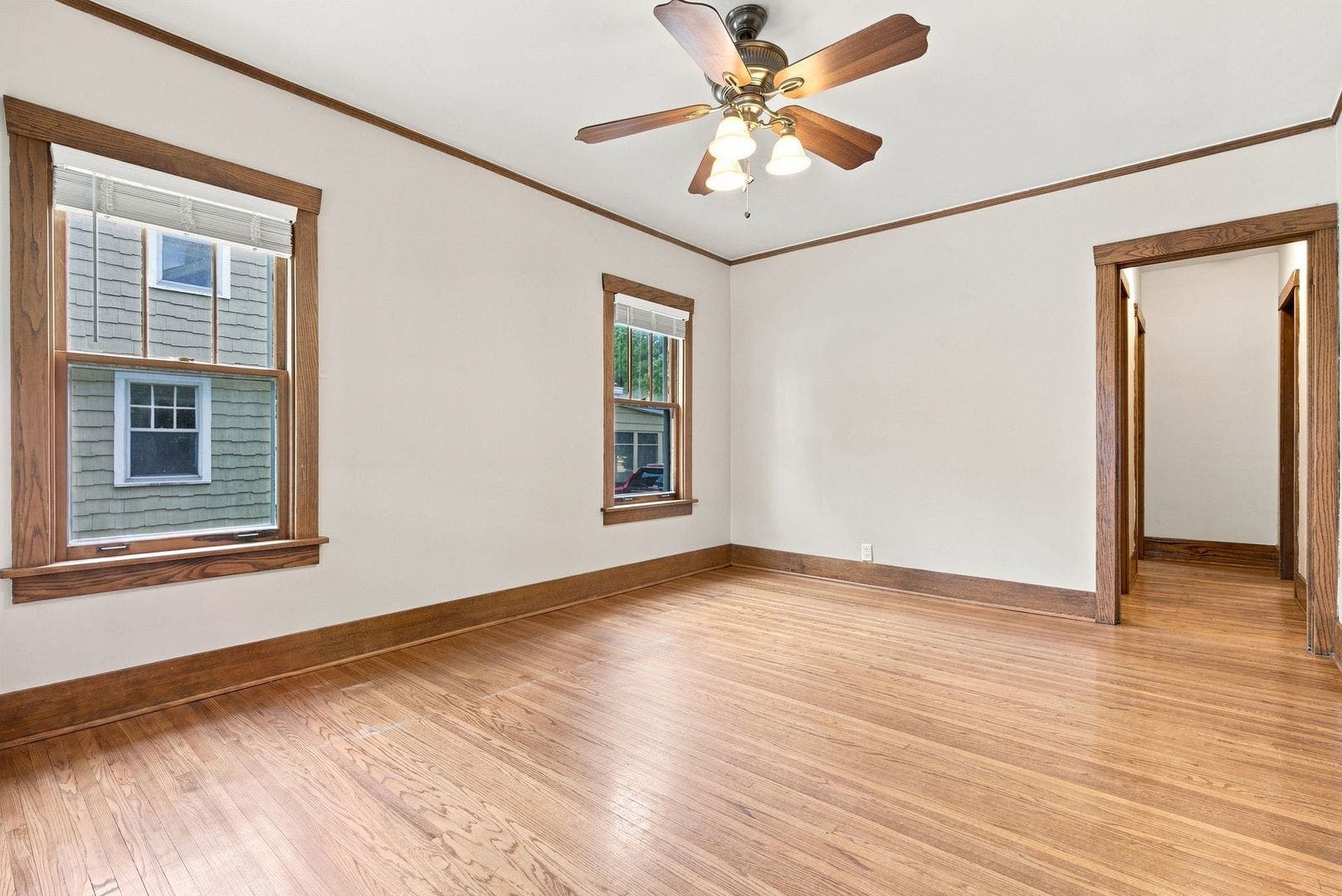 30 S Commonwealth Avenue, Elgin, IL 60123 30 S Commonwealth Avenue, Elgin, IL 60123