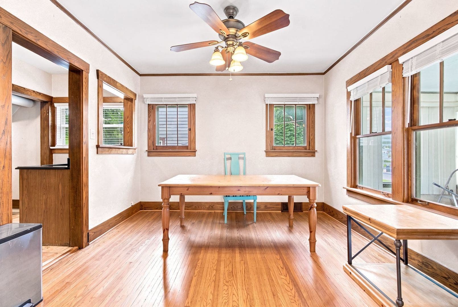 30 S Commonwealth Avenue, Elgin, IL 60123 30 S Commonwealth Avenue, Elgin, IL 60123