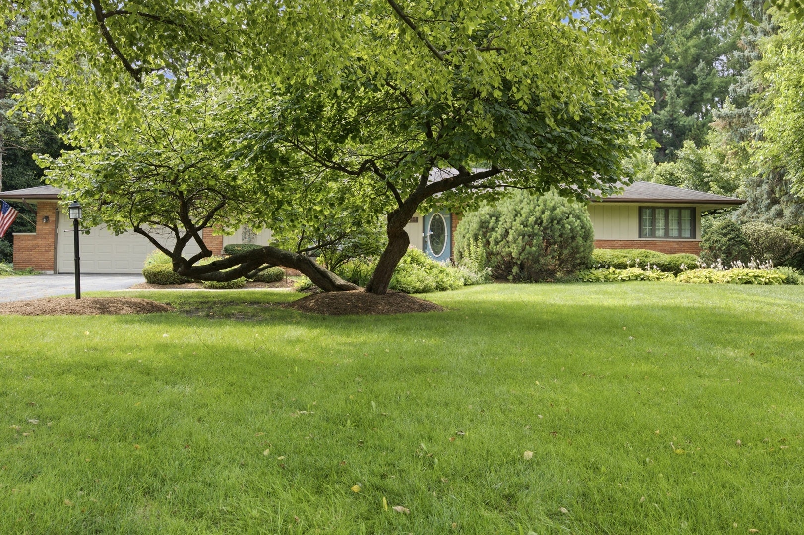 1215 Forest Drive, Elgin, IL 60123