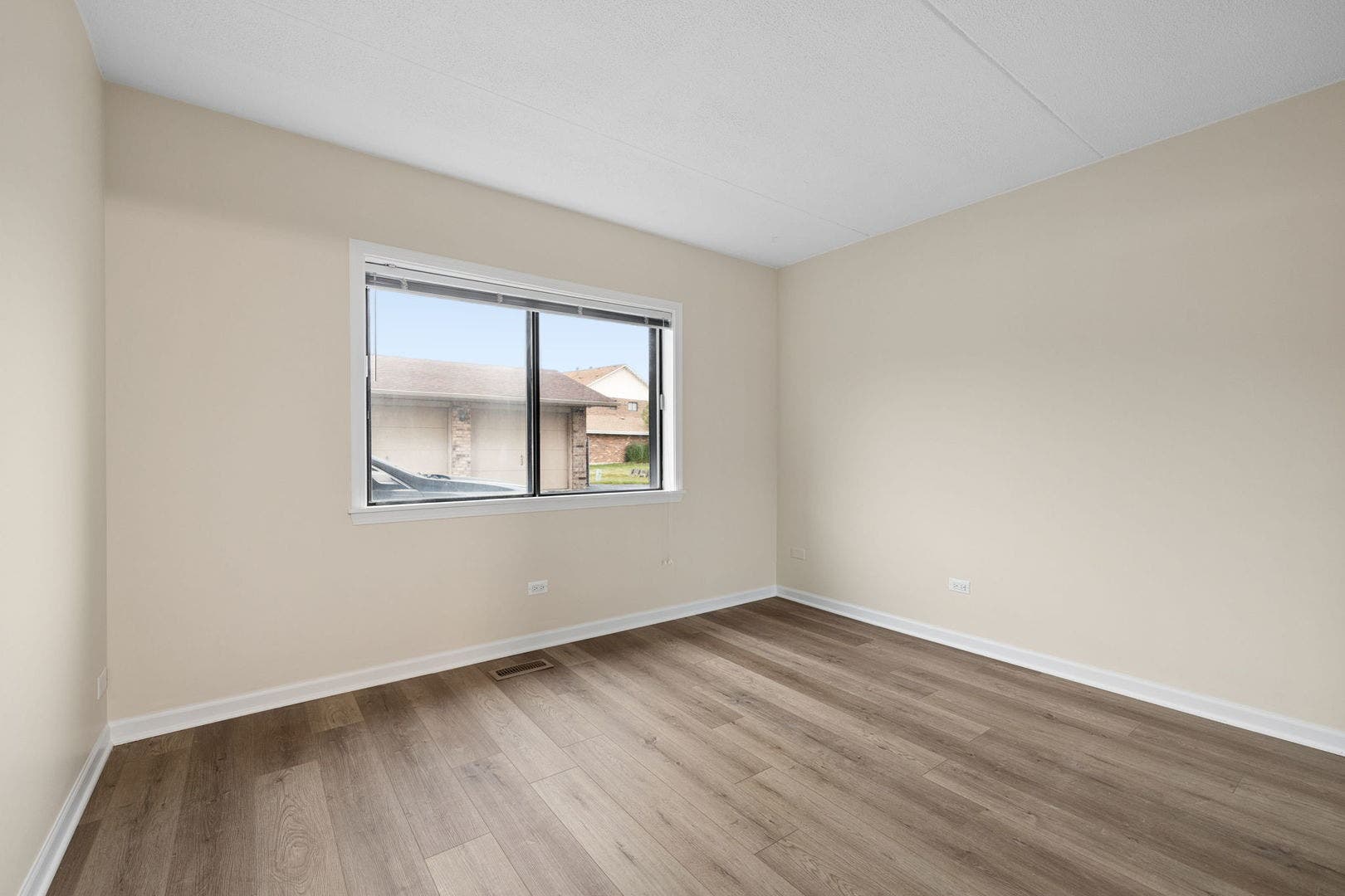 8158 169th Street, #1W, Tinley Park, IL 60477