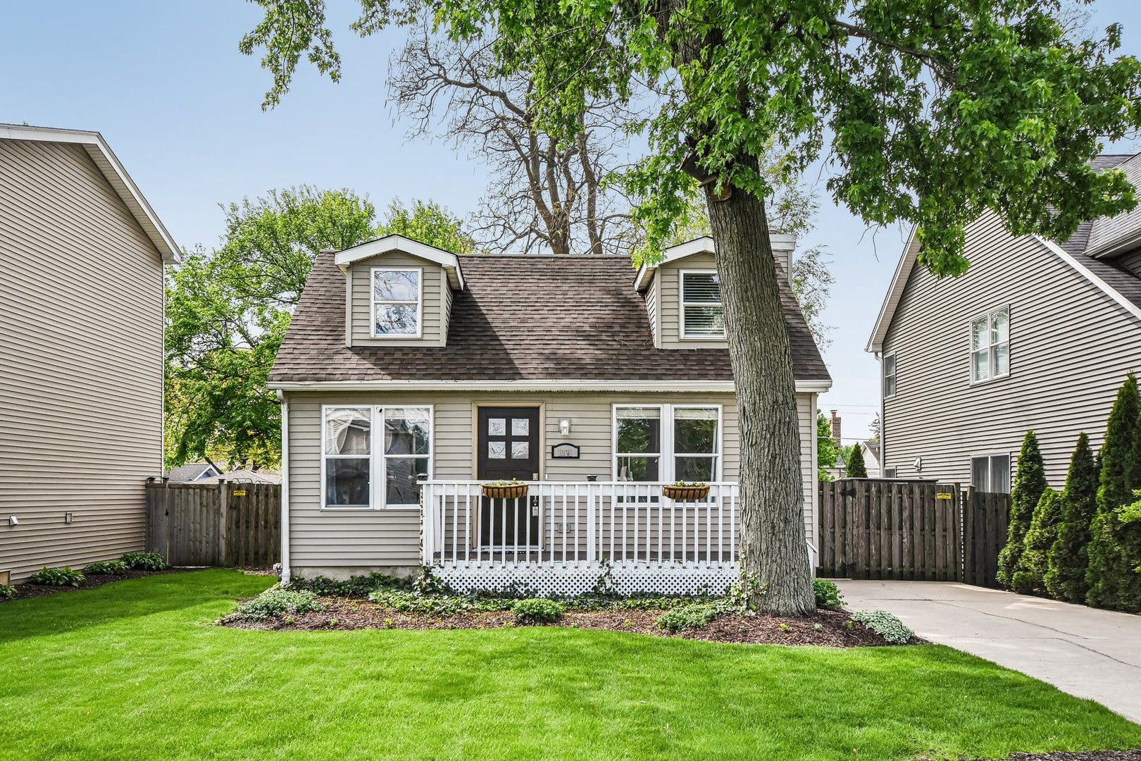1031 ADELIA Street, Downers Grove, IL 60516 1031 ADELIA Street, Downers Grove, IL 60516