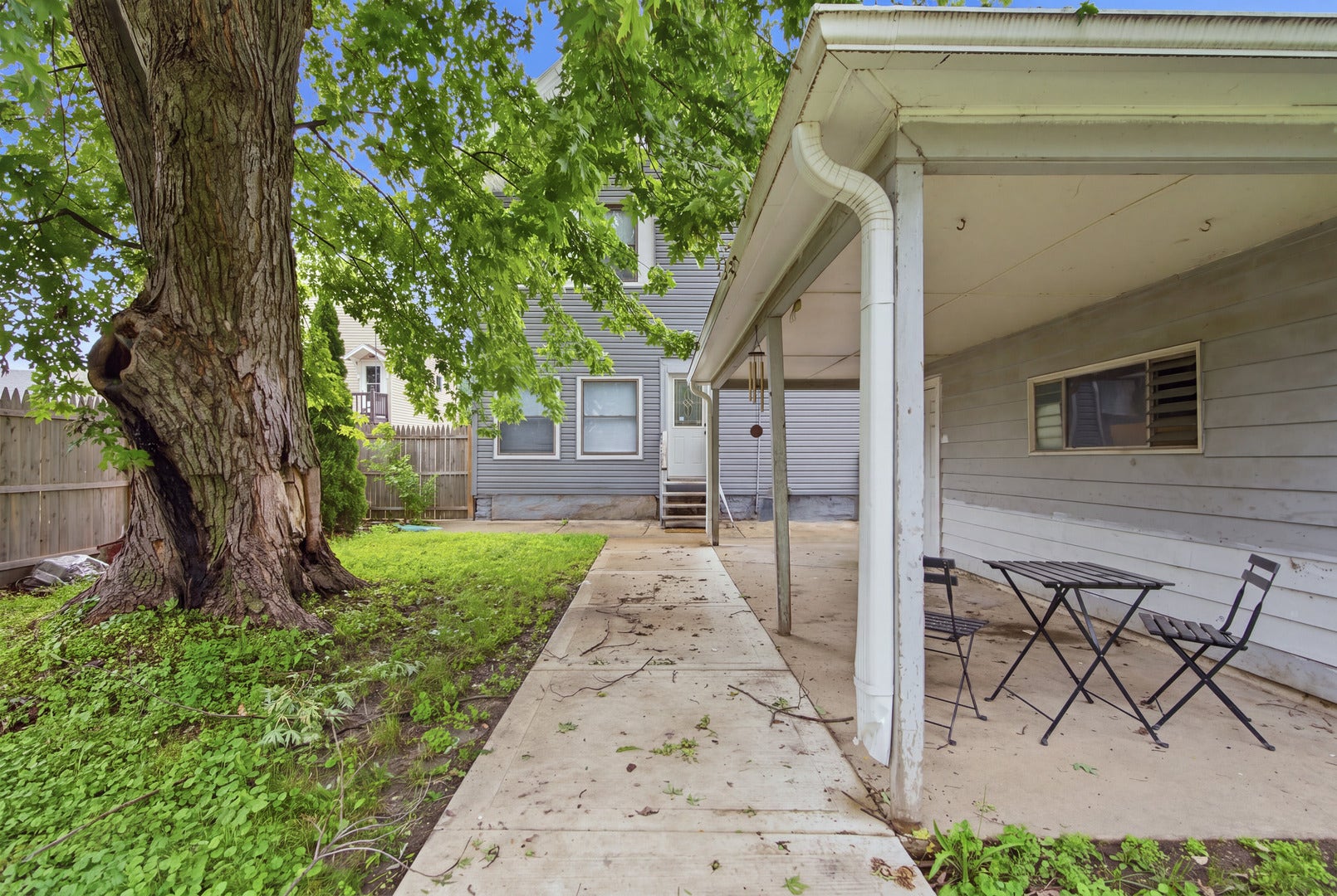 629 N Root Street, Aurora, IL 60505 629 N Root Street, Aurora, IL 60505