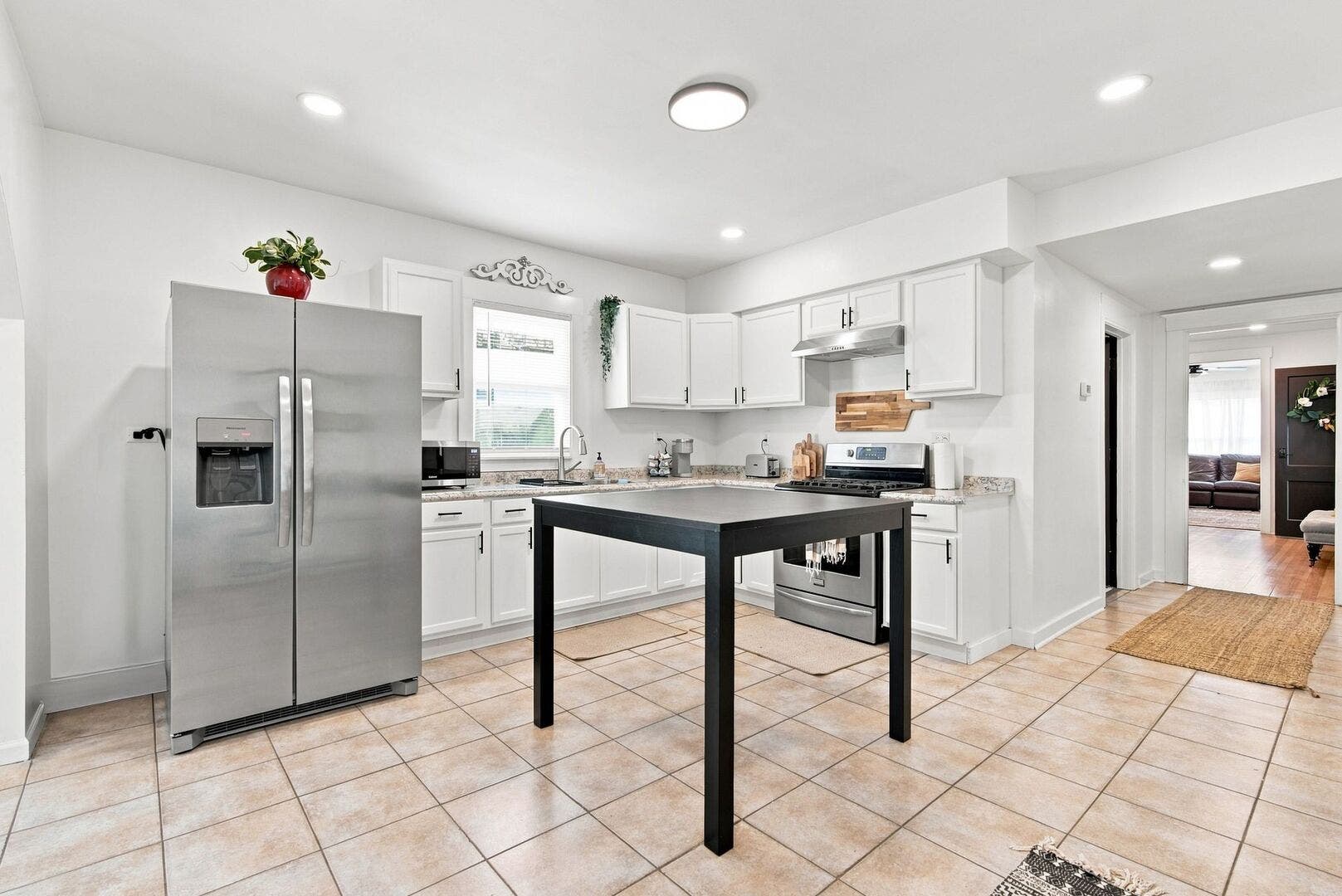 629 N Root Street, Aurora, IL 60505 629 N Root Street, Aurora, IL 60505