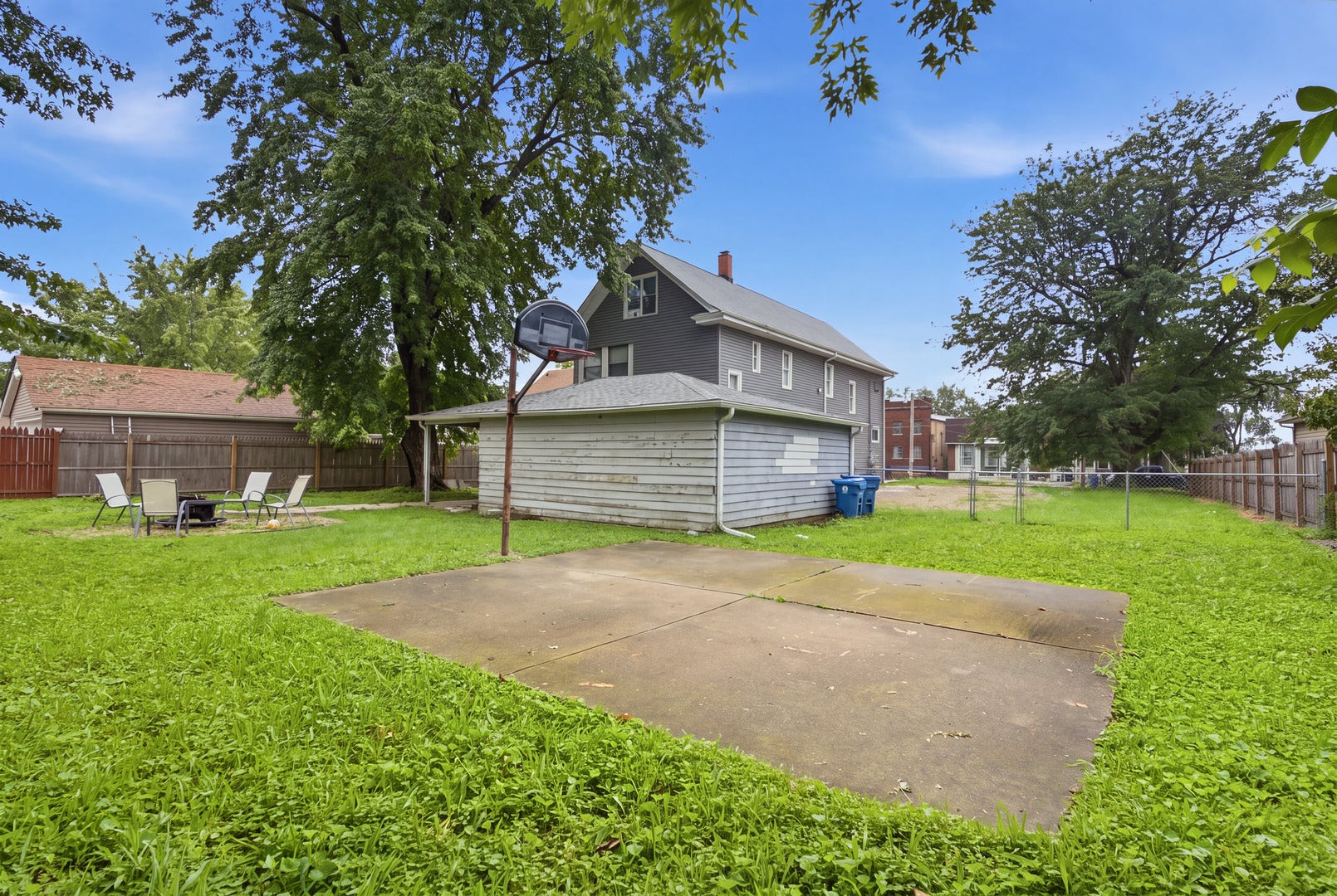629 N Root Street, Aurora, IL 60505 629 N Root Street, Aurora, IL 60505