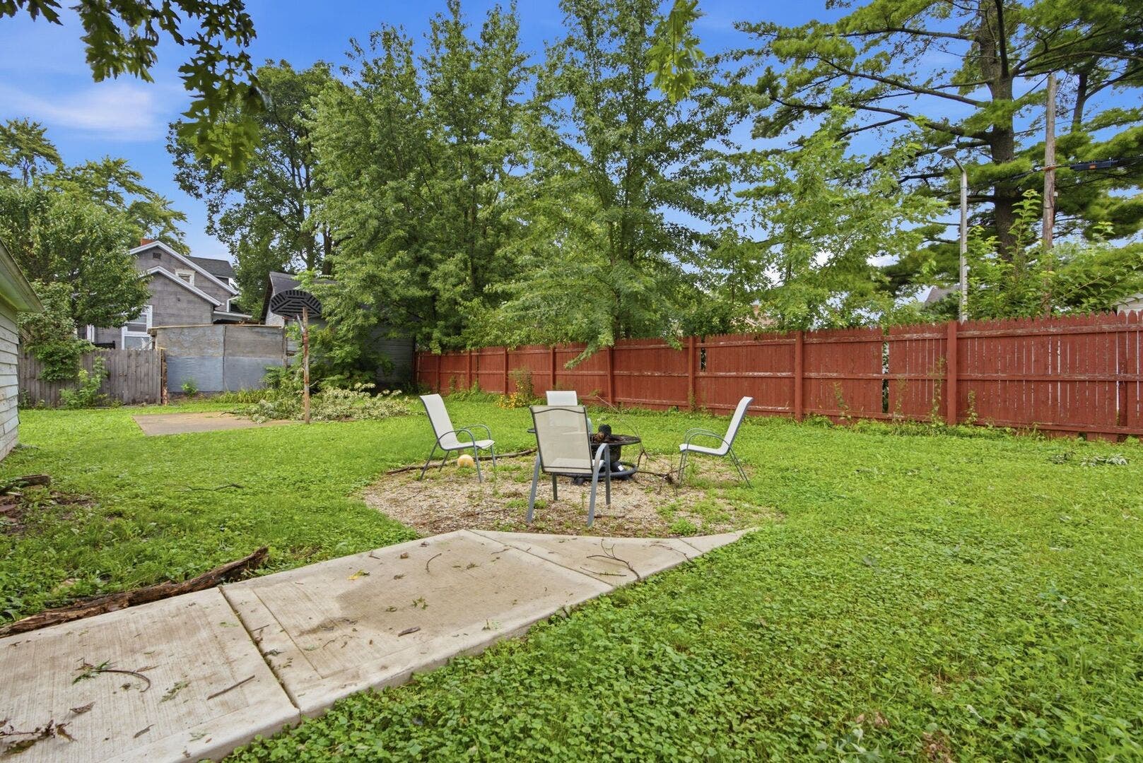 629 N Root Street, Aurora, IL 60505 629 N Root Street, Aurora, IL 60505