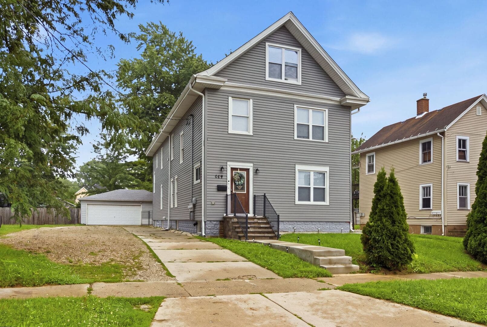 629 N Root Street, Aurora, IL 60505 629 N Root Street, Aurora, IL 60505