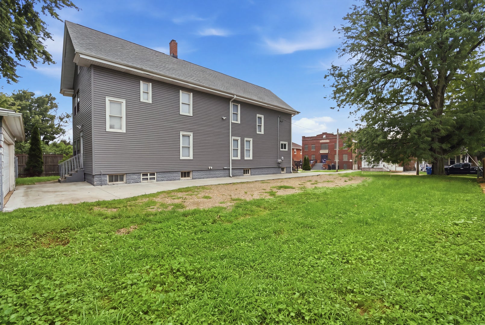 629 N Root Street, Aurora, IL 60505 629 N Root Street, Aurora, IL 60505