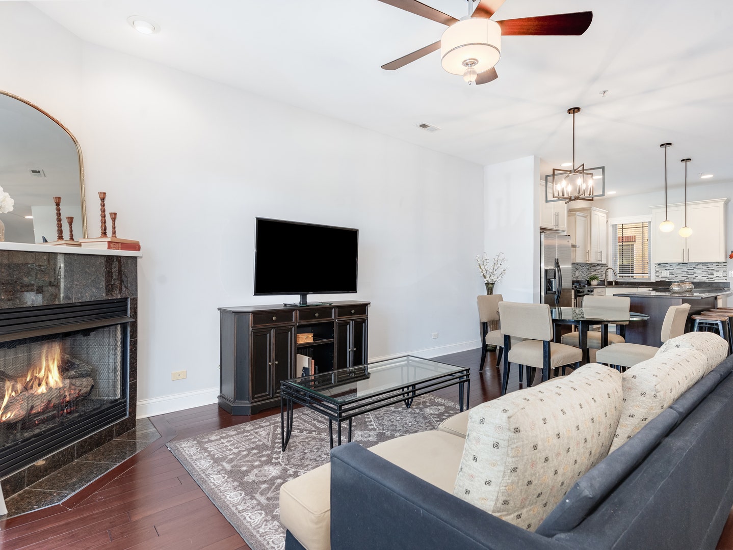 922 Warren Avenue, #105, Downers Grove, IL 60515 922 Warren Avenue, #105, Downers Grove, IL 60515