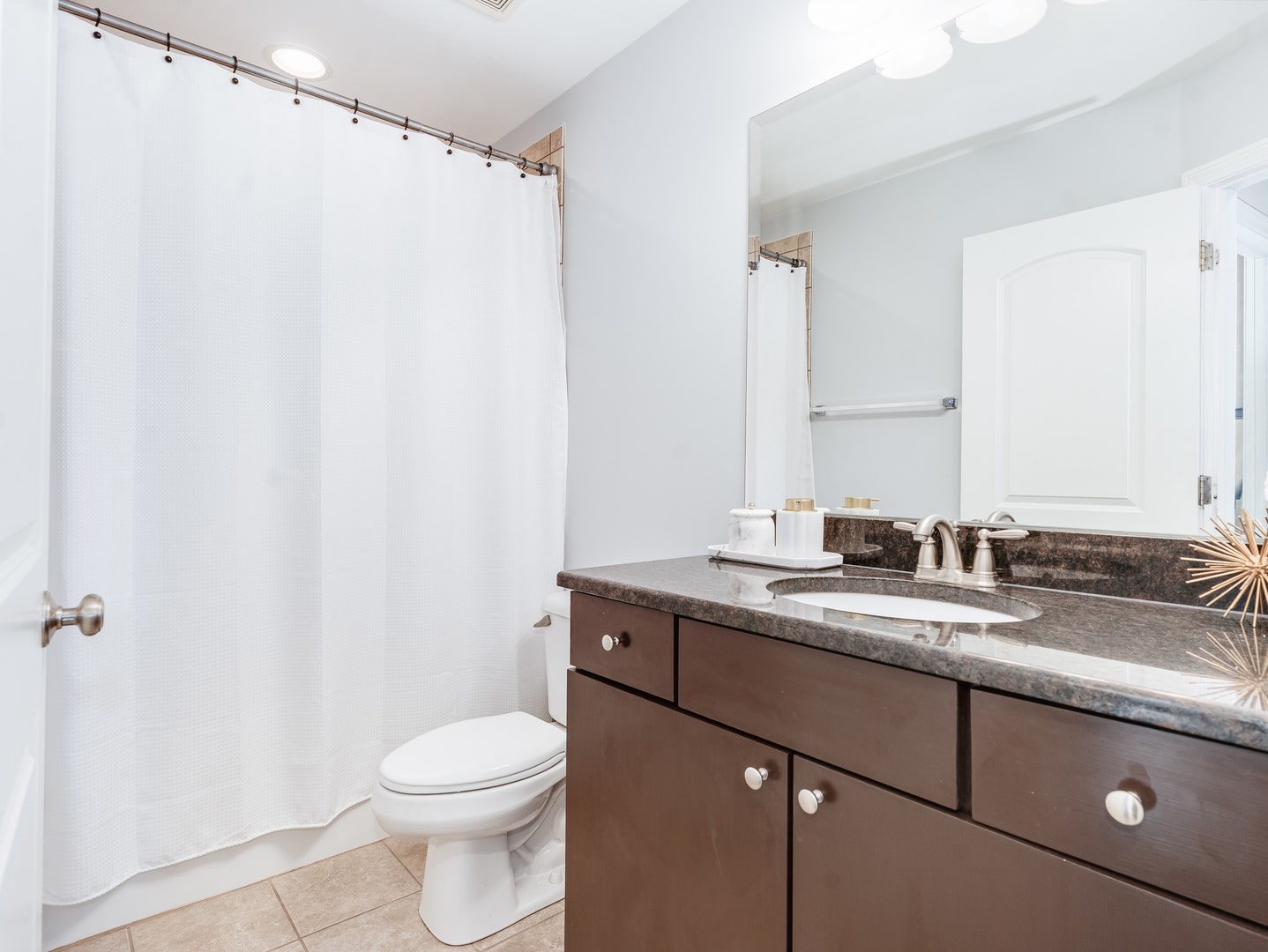 922 Warren Avenue, #105, Downers Grove, IL 60515 922 Warren Avenue, #105, Downers Grove, IL 60515