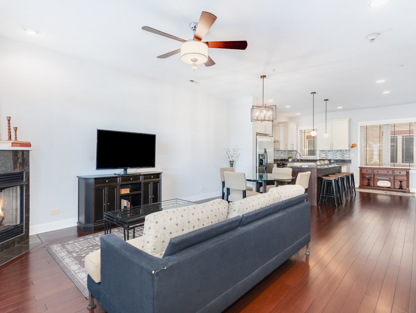 922 Warren Avenue, #105, Downers Grove, IL 60515 922 Warren Avenue, #105, Downers Grove, IL 60515