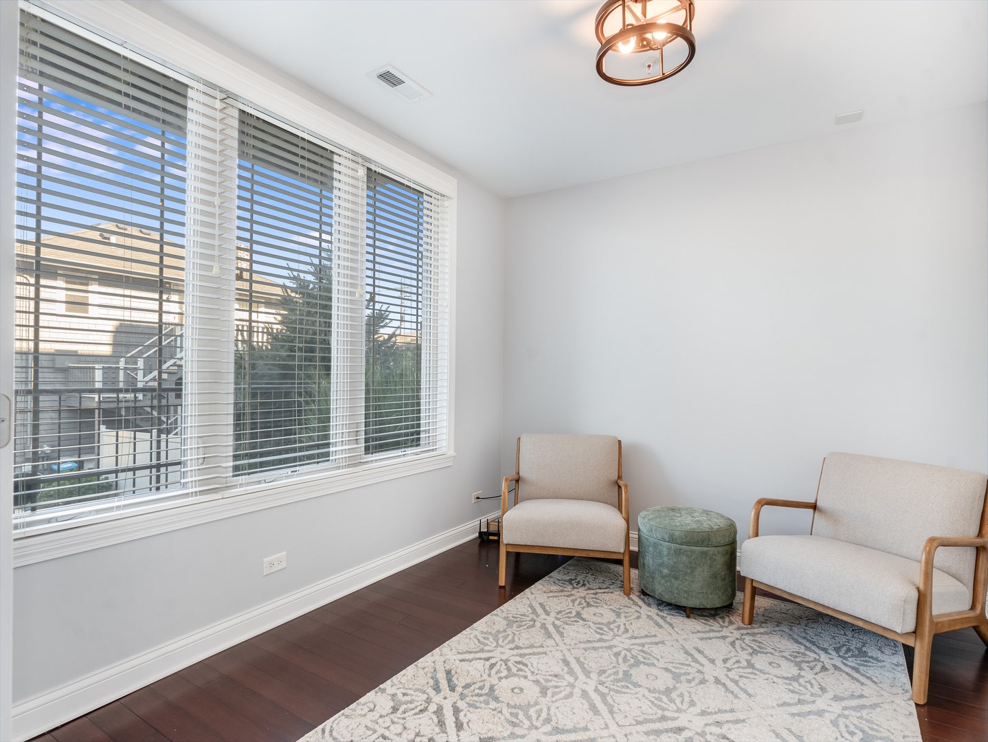 922 Warren Avenue, #105, Downers Grove, IL 60515 922 Warren Avenue, #105, Downers Grove, IL 60515