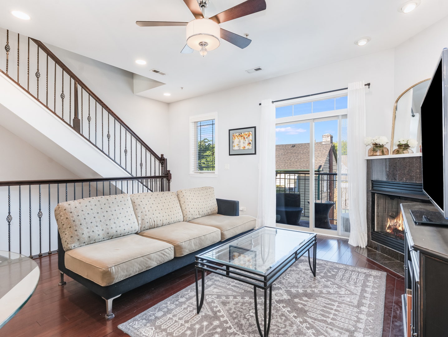 922 Warren Avenue, #105, Downers Grove, IL 60515 922 Warren Avenue, #105, Downers Grove, IL 60515