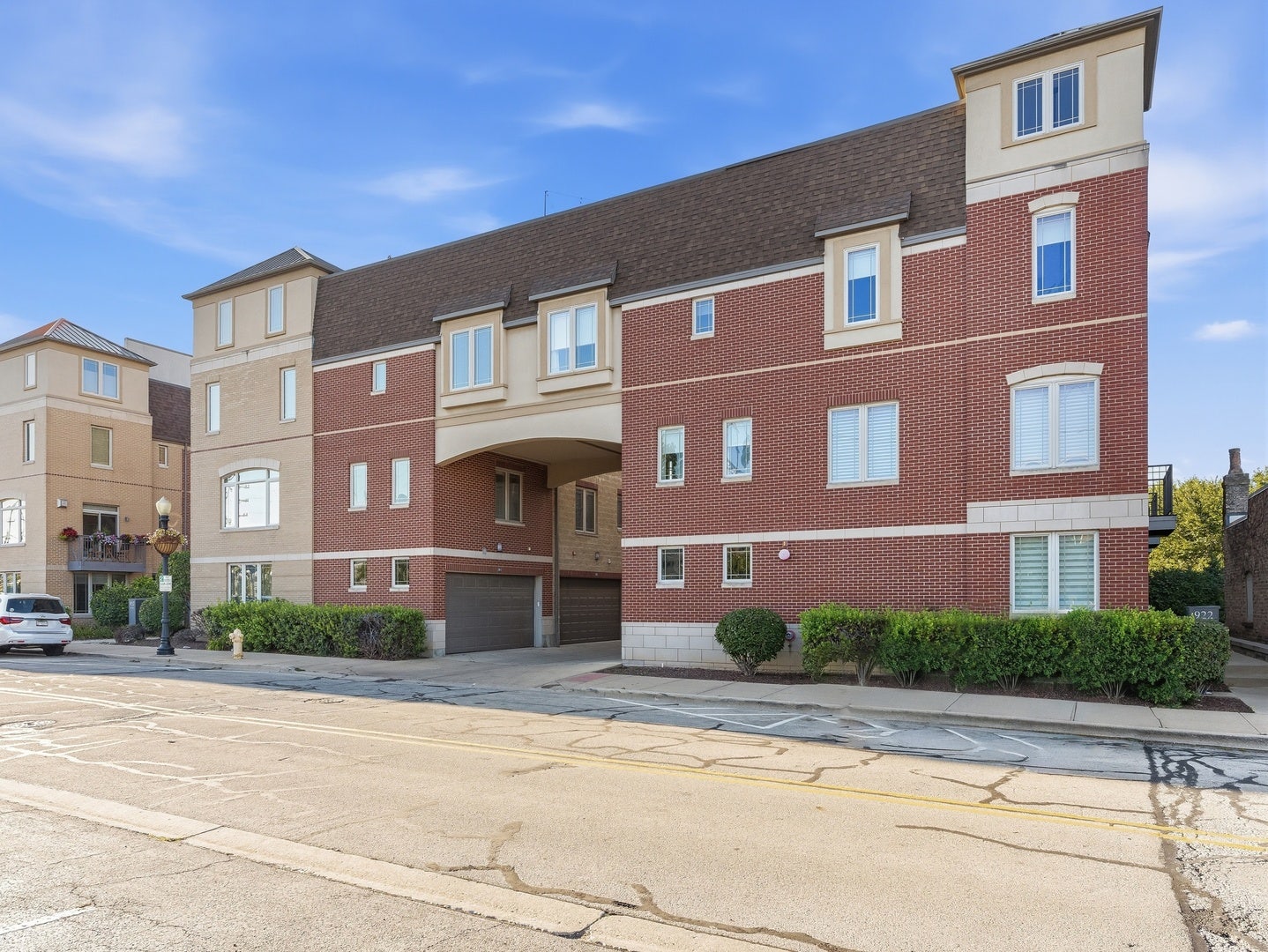 922 Warren Avenue, #105, Downers Grove, IL 60515 922 Warren Avenue, #105, Downers Grove, IL 60515