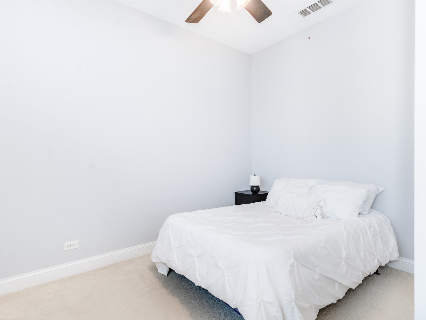 922 Warren Avenue, #105, Downers Grove, IL 60515 922 Warren Avenue, #105, Downers Grove, IL 60515