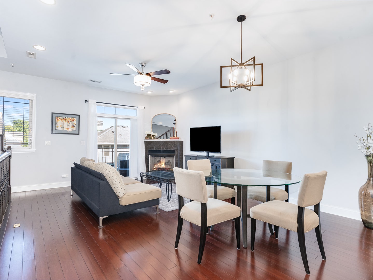 922 Warren Avenue, #105, Downers Grove, IL 60515 922 Warren Avenue, #105, Downers Grove, IL 60515