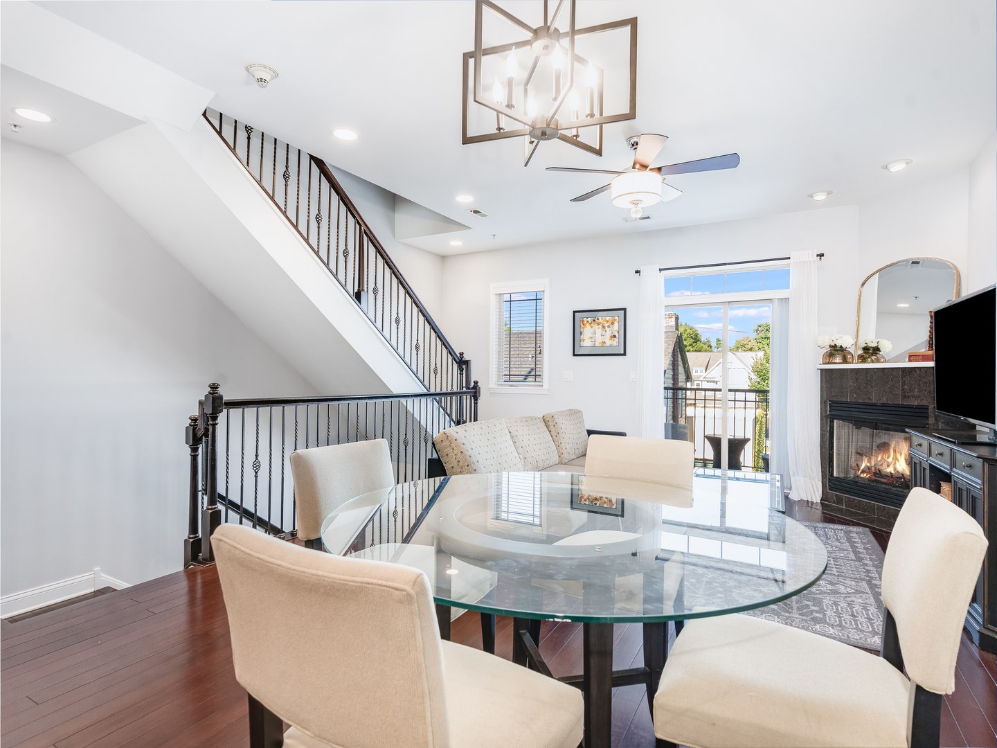 922 Warren Avenue, #105, Downers Grove, IL 60515 922 Warren Avenue, #105, Downers Grove, IL 60515