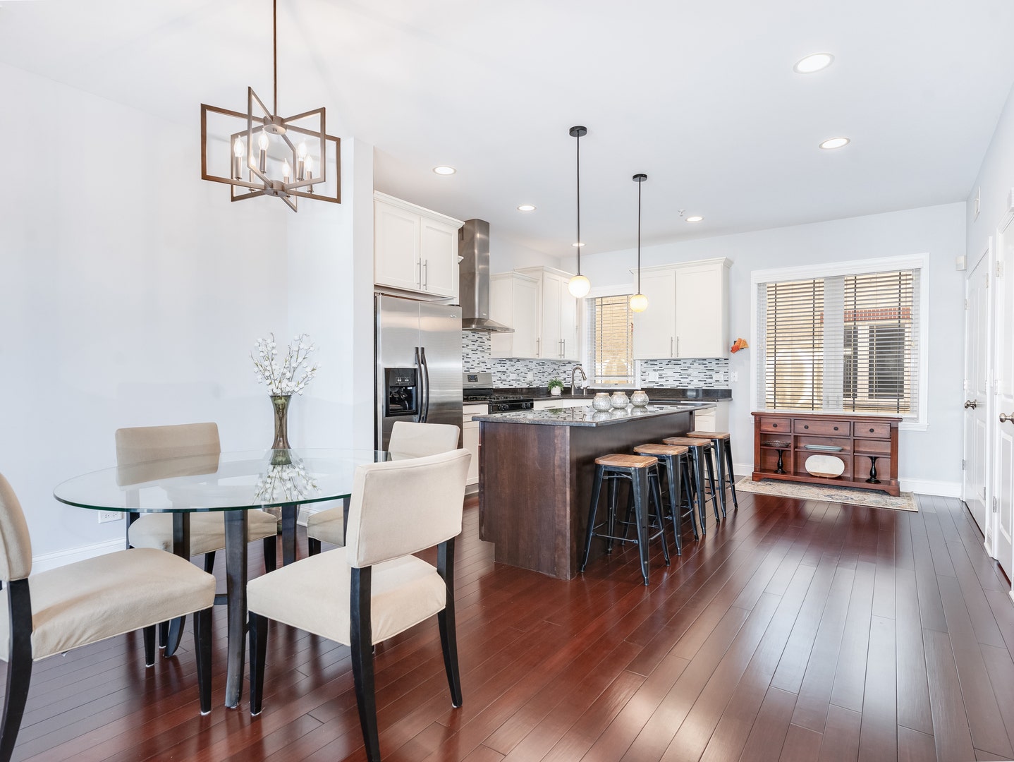 922 Warren Avenue, #105, Downers Grove, IL 60515 922 Warren Avenue, #105, Downers Grove, IL 60515