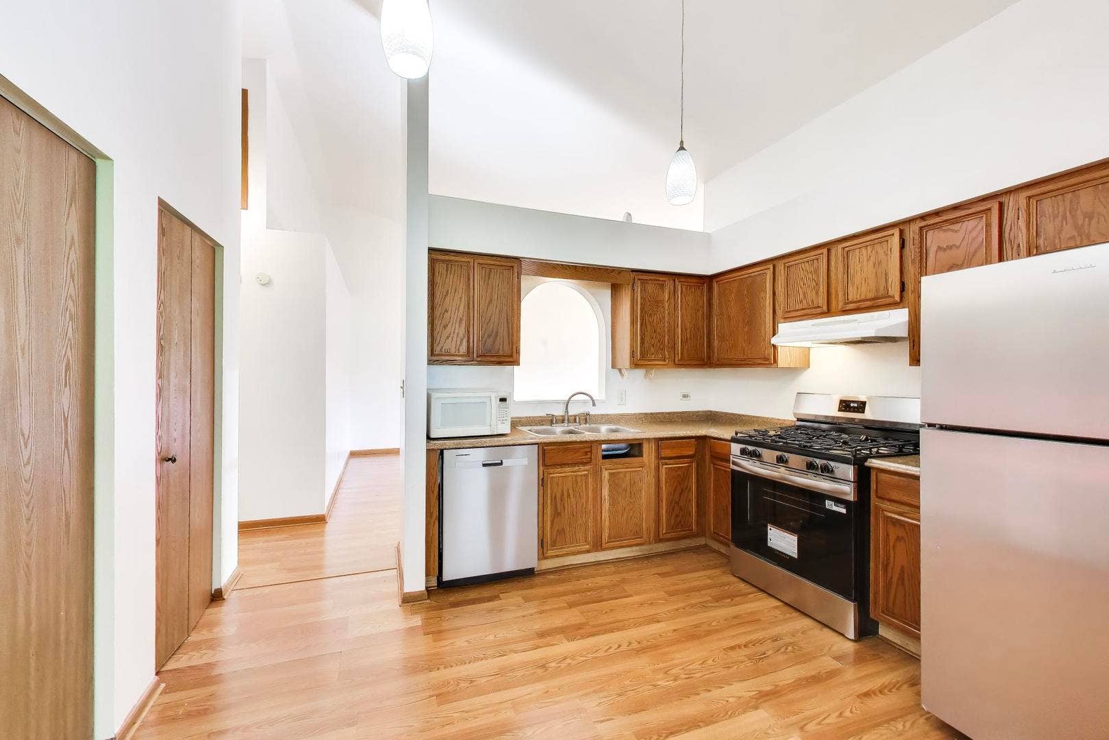 362 Chaparral Circle, Elgin, IL 60120 362 Chaparral Circle, Elgin, IL 60120