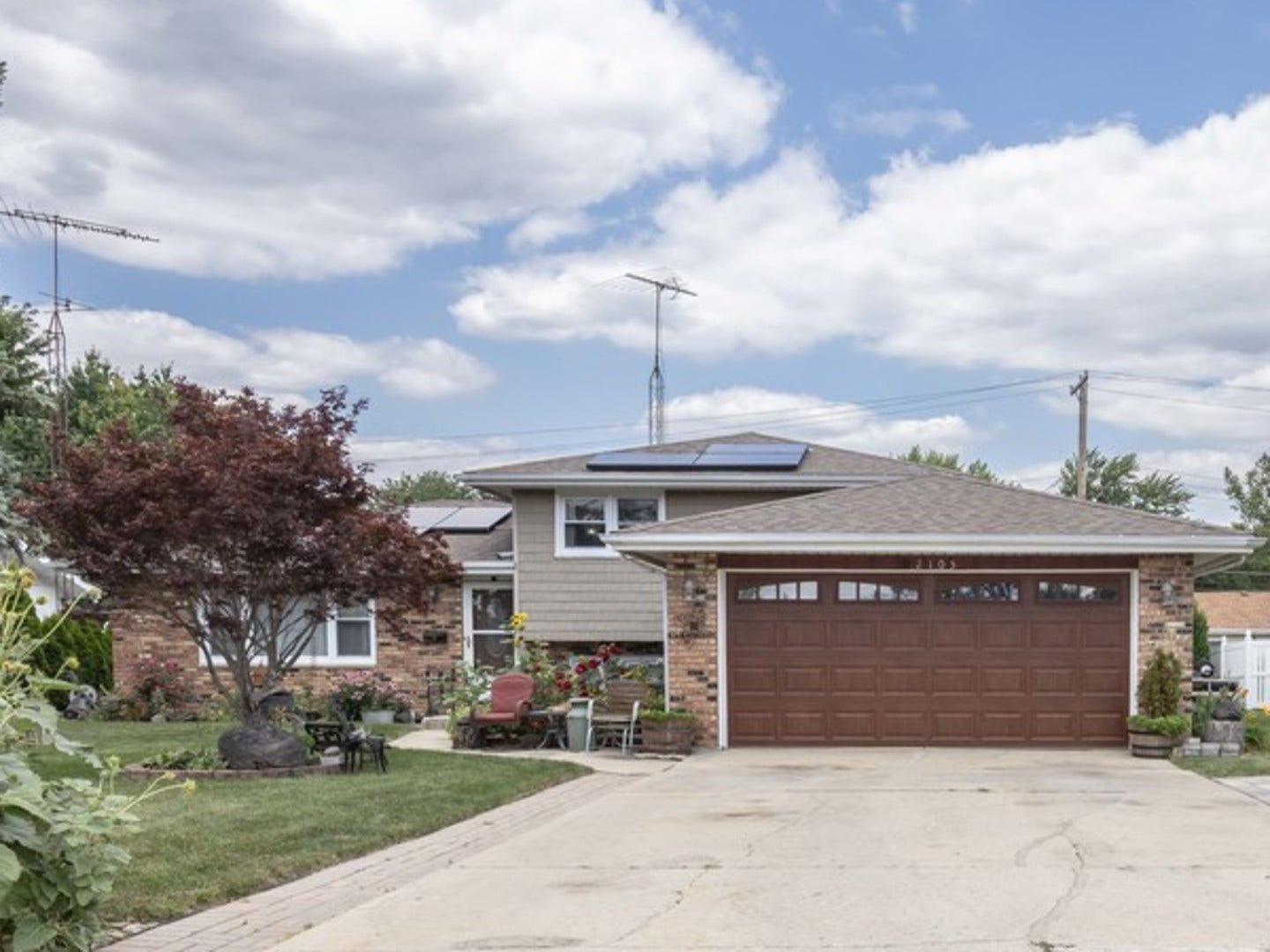 2105 Glenwood Avenue, Joliet, IL 60435