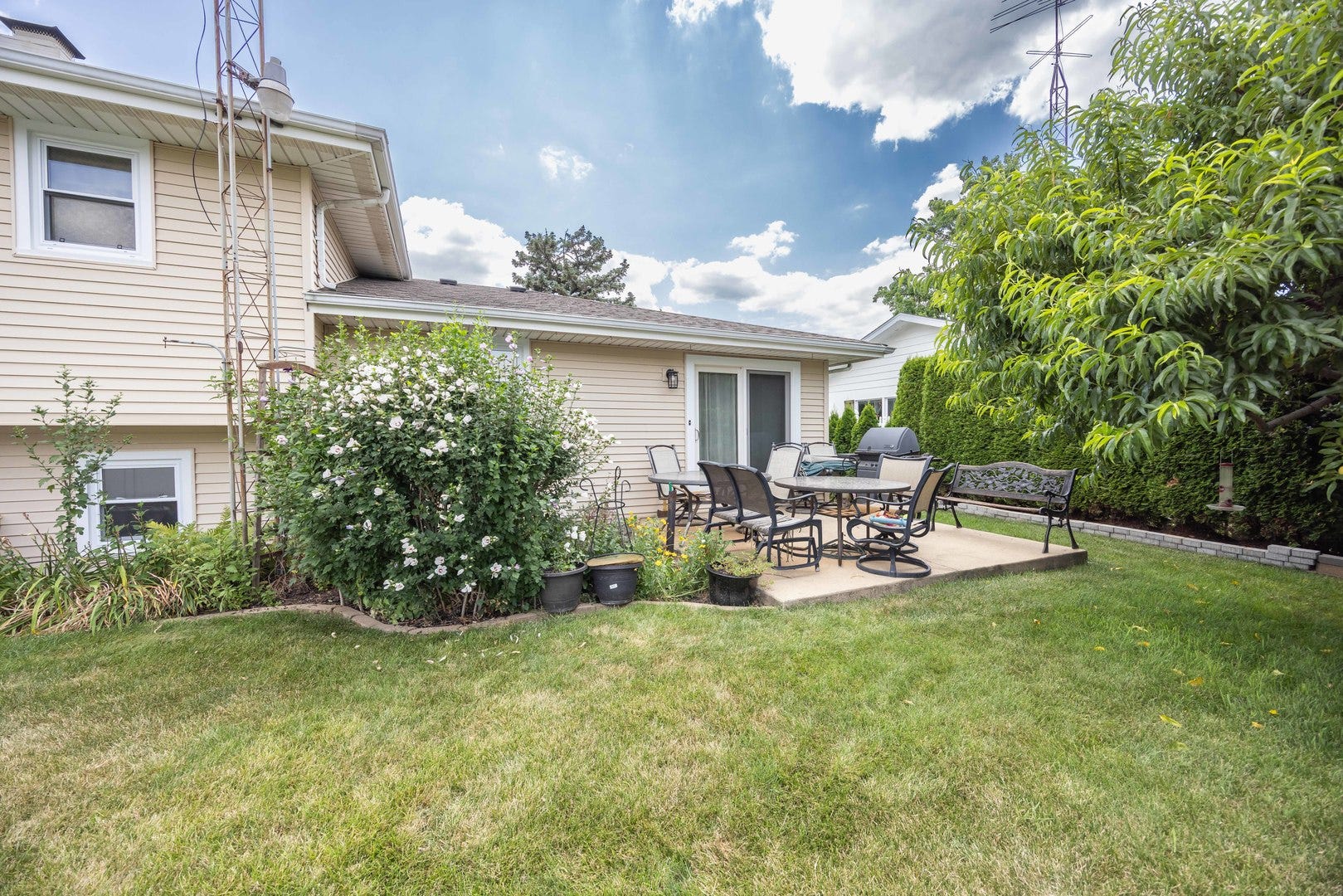 2105 Glenwood Avenue, Joliet, IL 60435