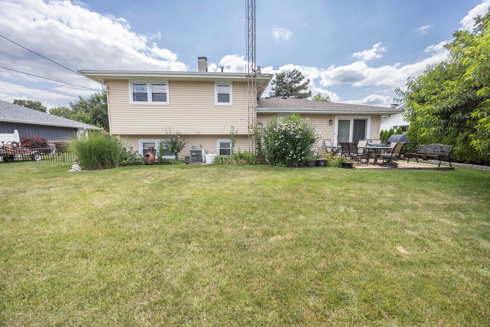 2105 Glenwood Avenue, Joliet, IL 60435