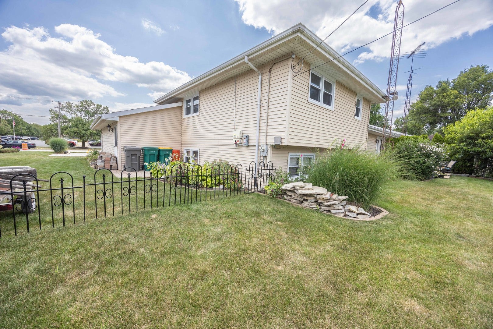 2105 Glenwood Avenue, Joliet, IL 60435
