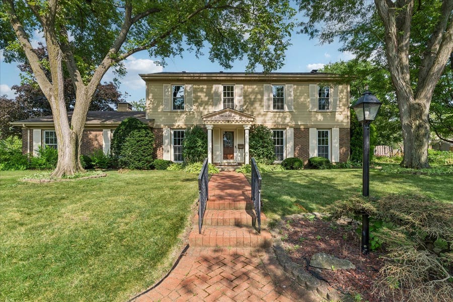 Property photo for 5641 Deerpath Lane, Downers Grove, IL