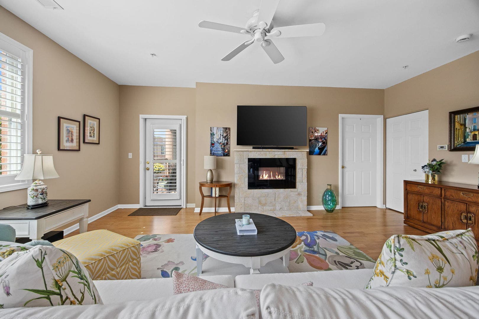 935 Burlington Avenue, #309, Downers Grove, IL 60515 935 Burlington Avenue, #309, Downers Grove, IL 60515