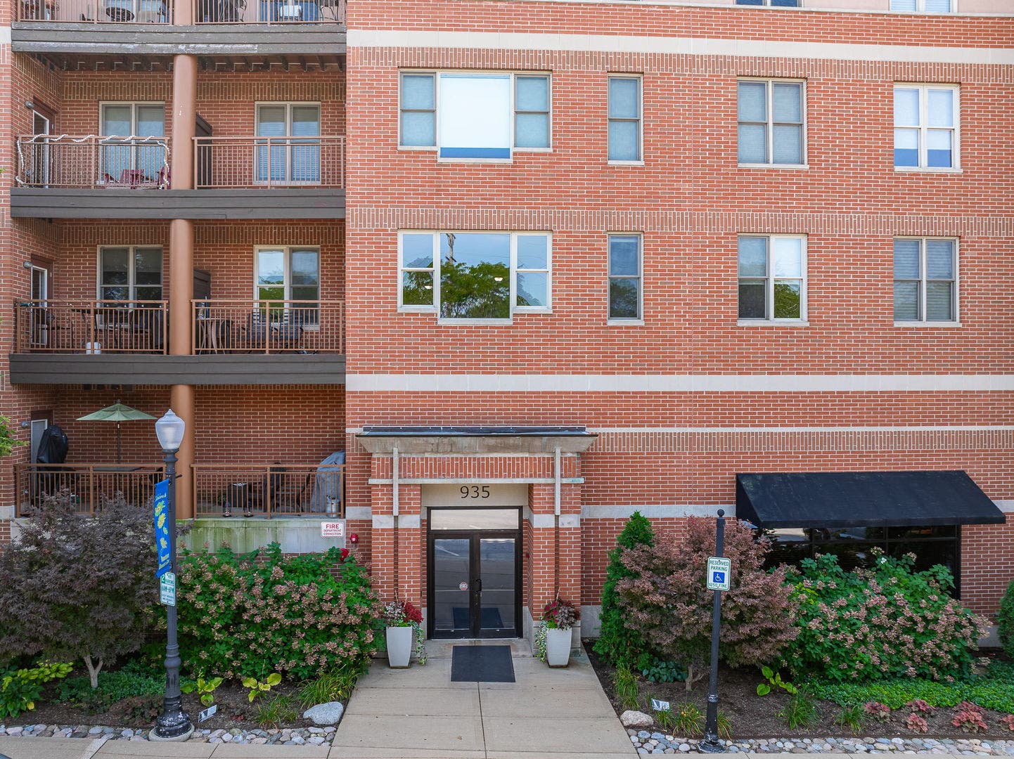 935 Burlington Avenue, #309, Downers Grove, IL 60515 935 Burlington Avenue, #309, Downers Grove, IL 60515