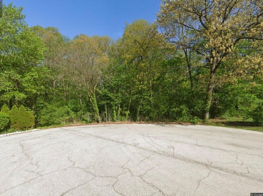 Property photo for 5 Melissa Drive, Lemont, IL